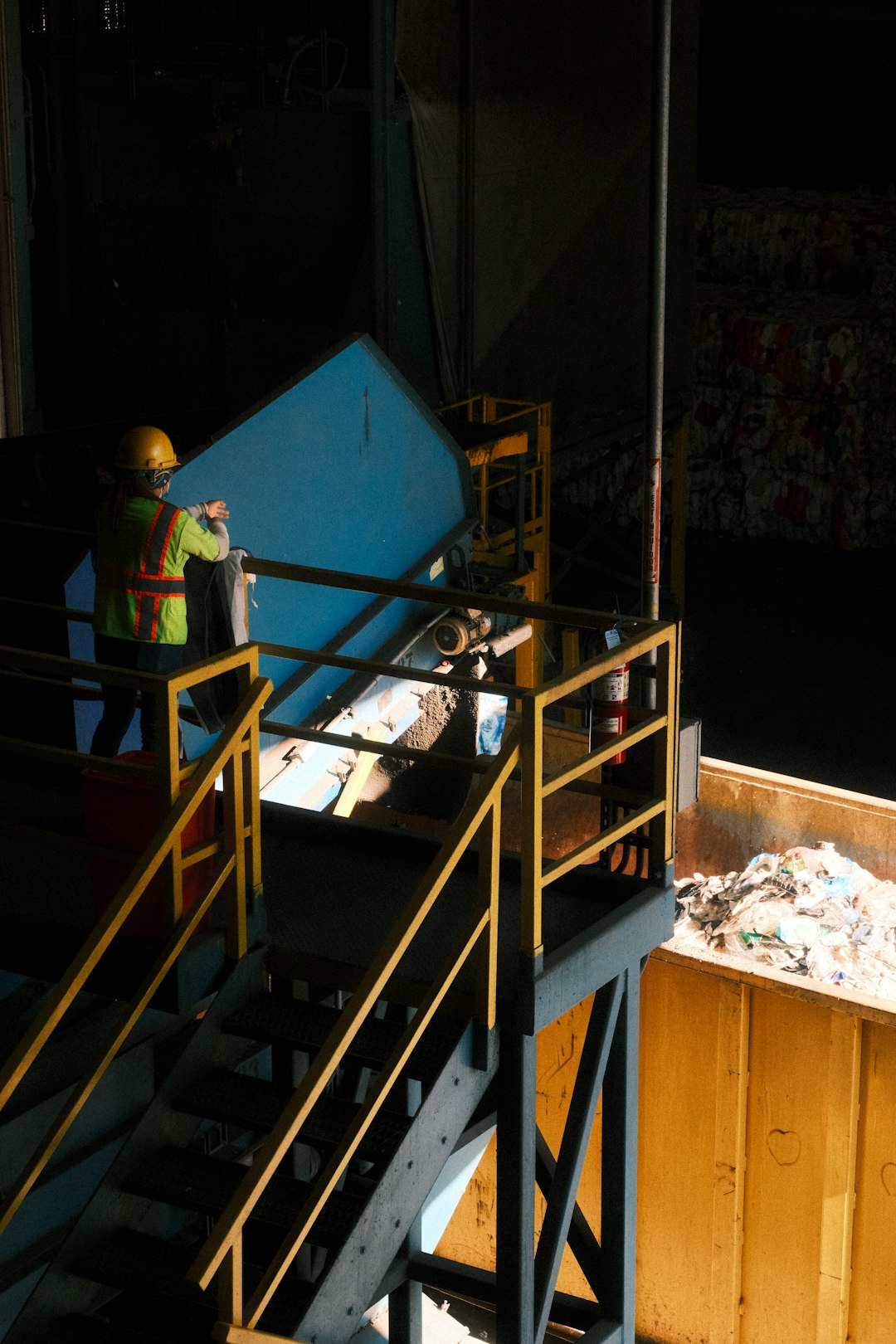 trash and recycling center